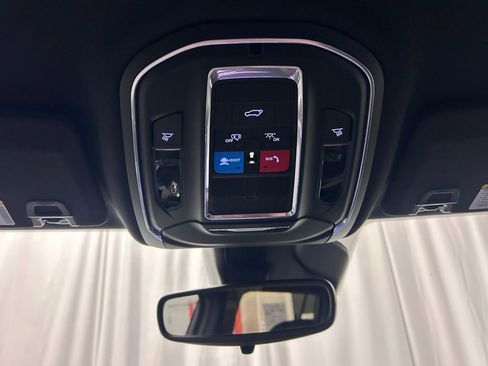 Used 2022 Jeep Grand Cherokee L Laredo image 18