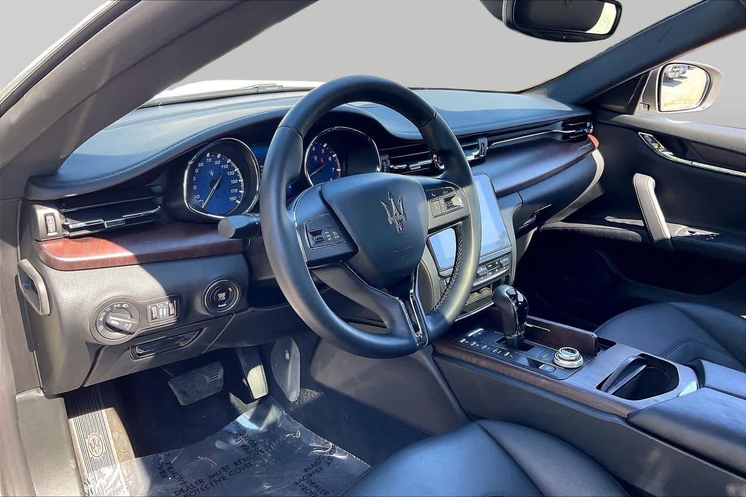 Used 2017 Maserati Quattroporte S RWD image 16