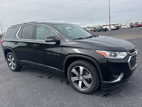 Used 2021 Chevrolet Traverse LT w/ LT Premium Package AWD/4WD image 3