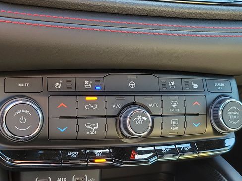 Used 2025 Dodge Durango R/T image 23