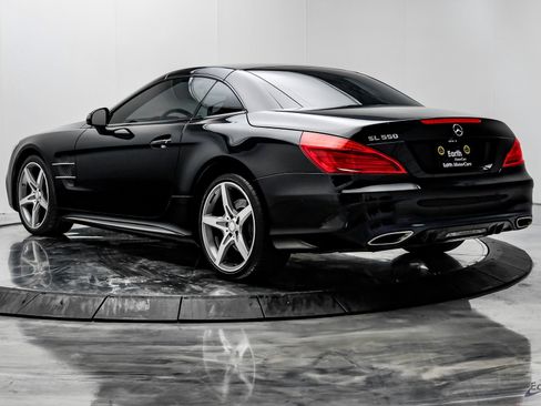 Used 2017 Mercedes-Benz SL 550 image 10
