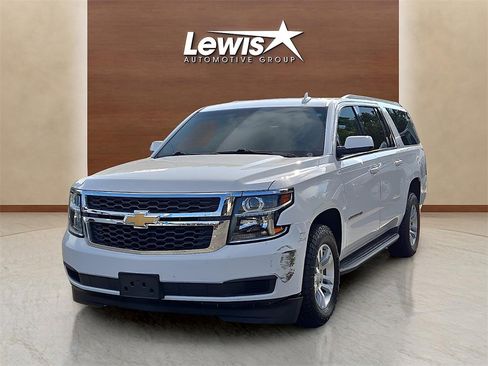 Used 2019 Chevrolet Suburban LT image 2
