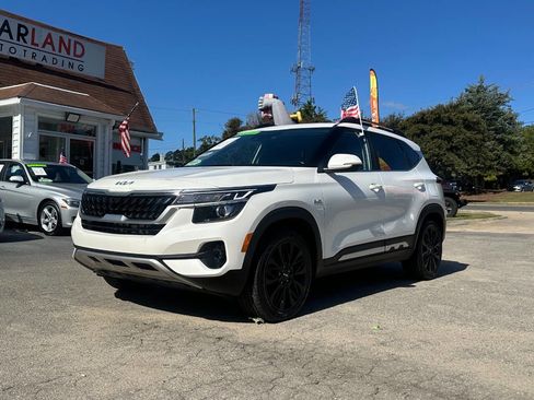 Used 2022 Kia Seltos Nightfall Edition image 6