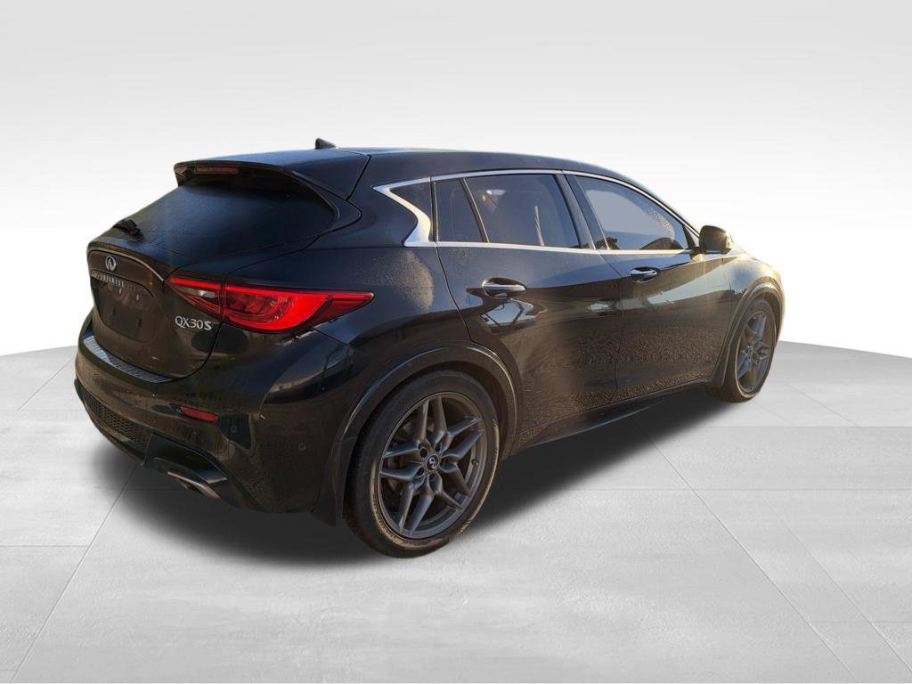 Used 2018 INFINITI QX30 Sport w/ Cargo Package FWD image 10