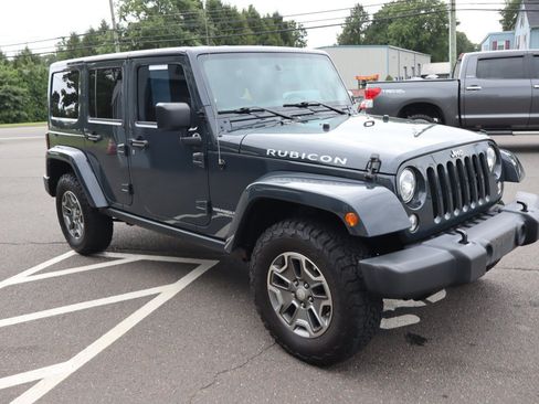 Used 2017 Jeep Wrangler Unlimited Rubicon w/ Connectivity Group AWD/4WD image 4