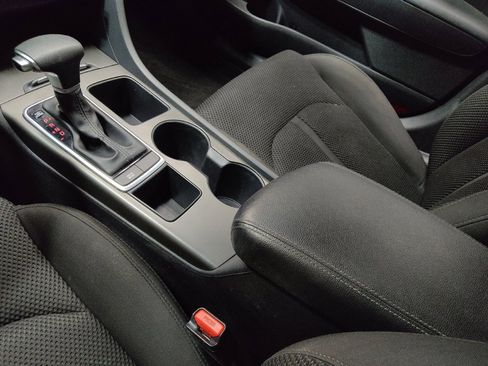 Used 2020 Kia Optima LX image 26