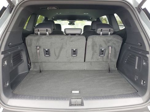 Certified 2024 GMC Acadia Elevation w/ LPO, Floor Liner Package AWD/4WD image 31
