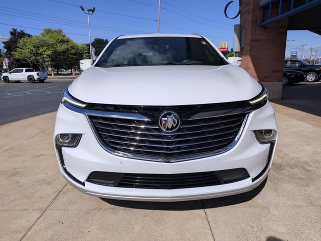 Used 2024 Buick Enclave Essence w/ Technology Package FWD image 10