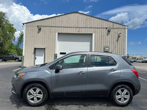 Used 2020 Chevrolet Trax LS FWD image 7