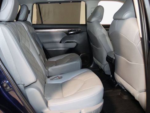 Used 2021 Toyota Highlander Platinum image 68