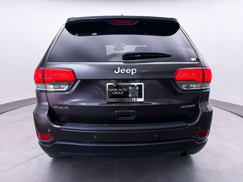 Used 2019 Jeep Grand Cherokee Laredo w/ 18" Wheel & 8.4" Radio Group AWD/4WD image 13