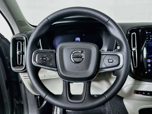 Used 2026 Volvo XC40 B5 Plus w/ Protection Package Premier AWD/4WD image 11