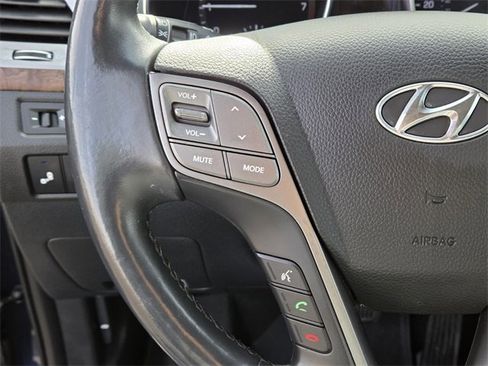 Used 2017 Hyundai Santa Fe Limited image 20