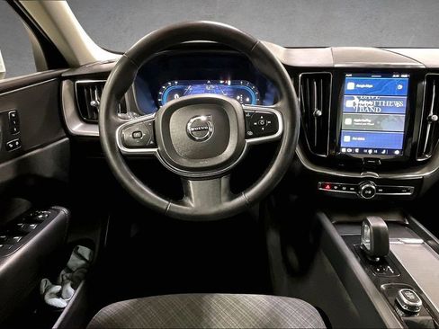 Certified 2023 Volvo XC60 B5 Core AWD/4WD image 8