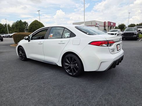 Certified 2025 Toyota Corolla SE FWD image 9
