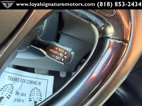 Used 2018 Toyota C-HR XLE FWD image 29