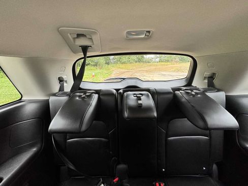 Used 2023 Nissan Pathfinder SL AWD/4WD image 36