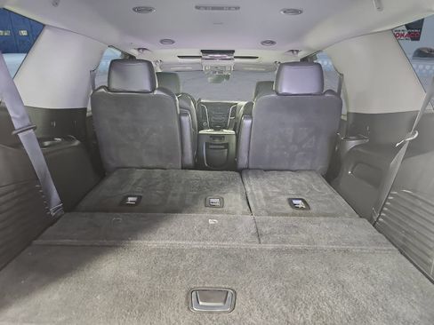 Used 2019 Cadillac Escalade Luxury AWD/4WD image 12