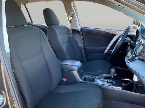 Used 2016 Toyota RAV4 LE FWD image 8