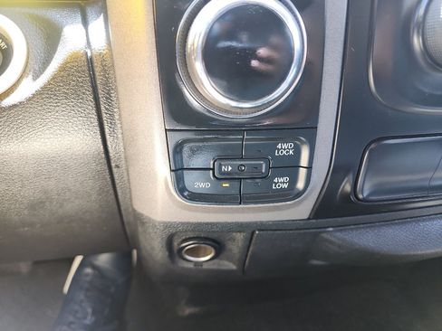Used 2018 RAM 1500 Express AWD/4WD image 27