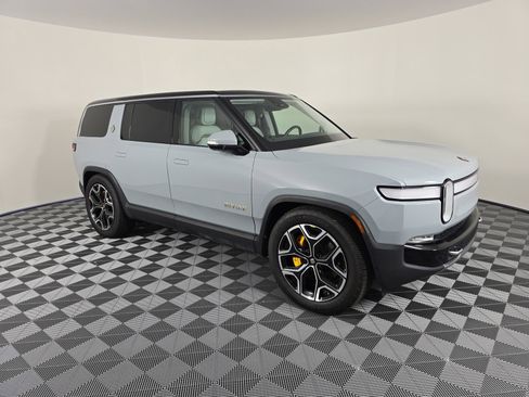Used 2023 Rivian R1S Adventure image 7