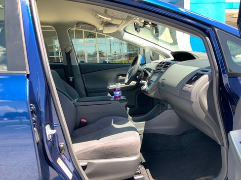 Used 2013 Toyota Prius V Three FWD image 16