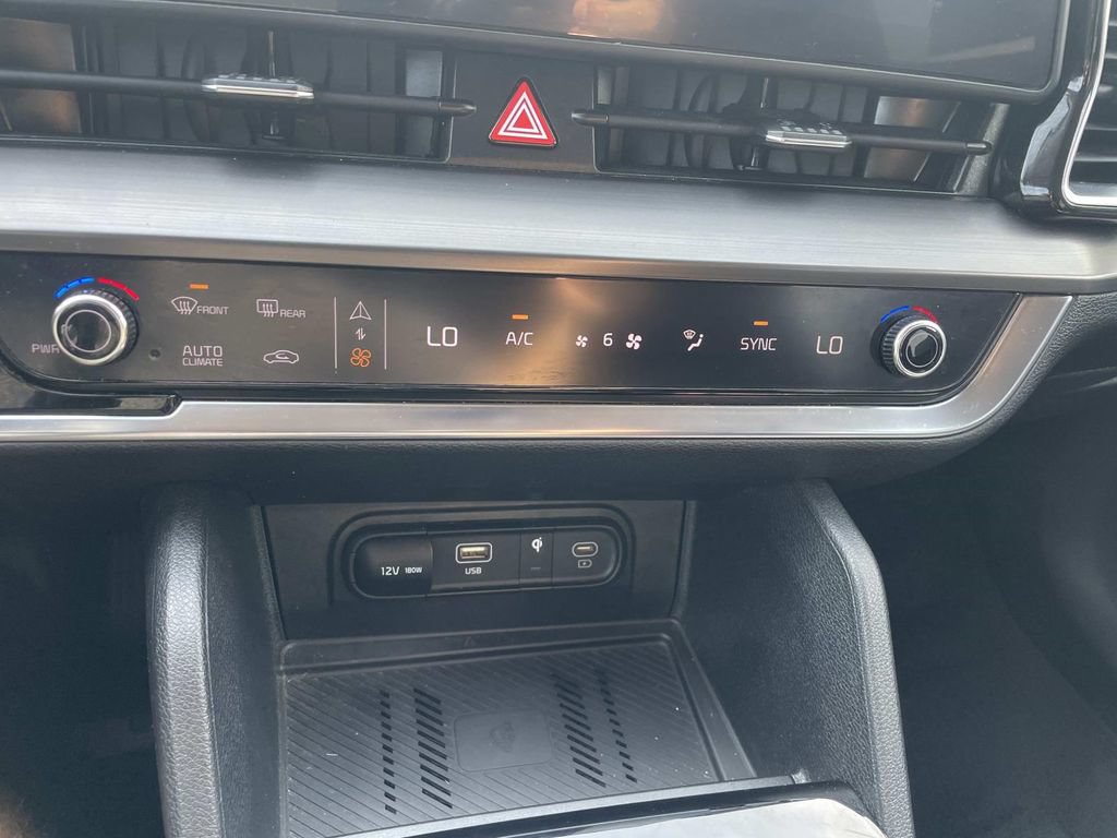 Used 2025 Kia Sportage EX FWD image 23