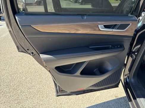 Used 2026 Volkswagen Atlas SE image 18