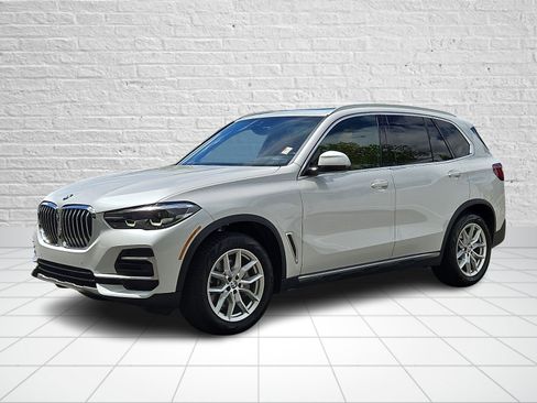 Used 2022 BMW X5 xDrive40i w/ Luxury Seating Package AWD/4WD image 3
