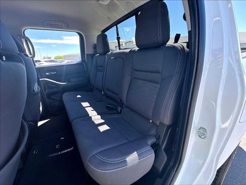 Used 2022 Nissan Frontier SV AWD/4WD image 26