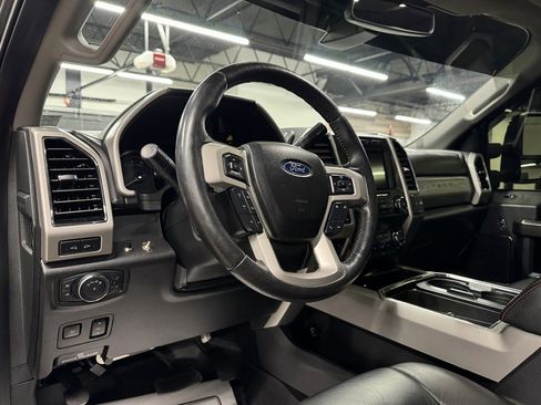 Used 2019 Ford F250 Lariat w/ Lariat Ultimate Package AWD/4WD image 25