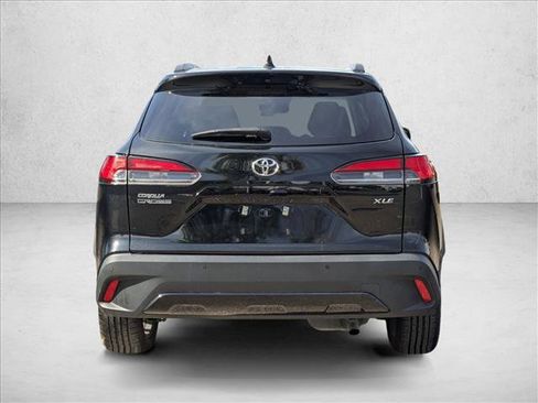 Used 2024 Toyota Corolla Cross XLE image 7