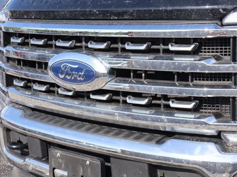 Used 2024 Ford F250 Lariat w/ Lariat Ultimate Package AWD/4WD image 2