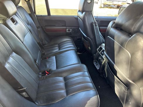 Used 2010 Land Rover Range Rover HSE image 25