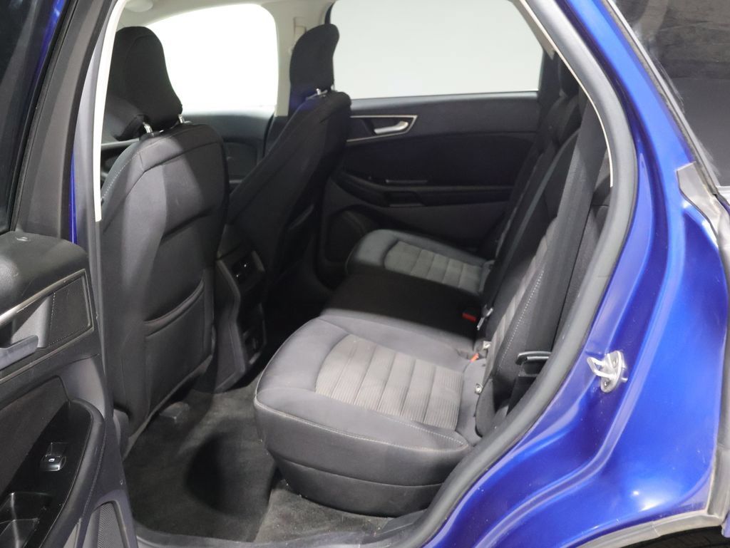Used 2015 Ford Edge SEL AWD/4WD image 16