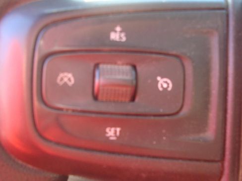 Used 2022 GMC Sierra 2500 Pro w/ Convenience Package image 9