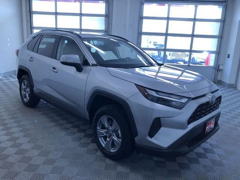 Used 2025 Toyota RAV4 XLE AWD/4WD image 36