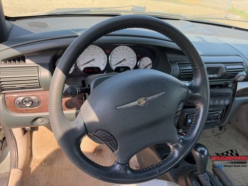 Used 2005 Chrysler Sebring Limited w/ Luxury Group FWD image 15