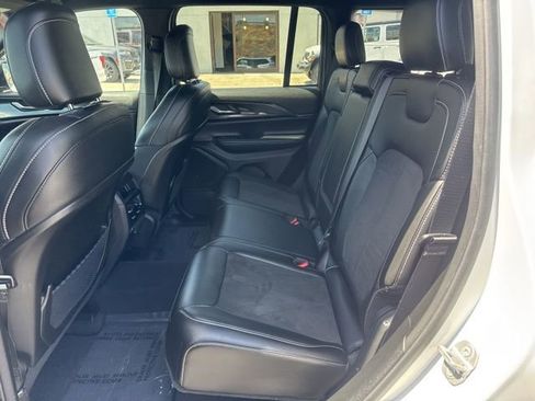 Certified 2023 Jeep Grand Cherokee Altitude AWD/4WD image 27