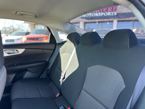 Used 2022 Kia Forte FE image 40