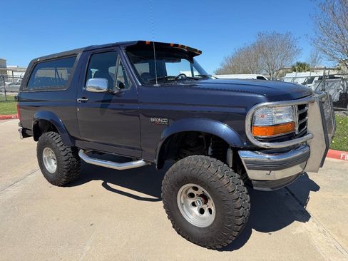 Used 1995 Ford Bronco XLT AWD/4WD image 9