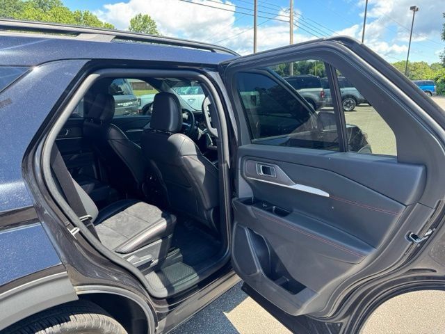 Used 2025 Ford Explorer ST AWD/4WD image 13