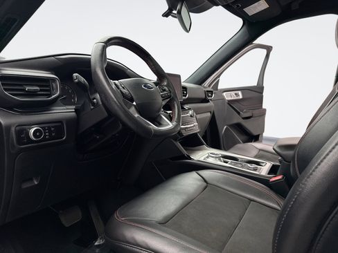 Used 2023 Ford Explorer ST-Line w/ Class IV Trailer Tow Package image 10