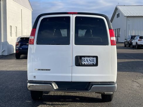 Used 2025 Chevrolet Express 3500 LT w/ LT Preferred Equipment Group RWD image 11