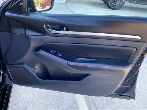 Used 2025 Nissan Altima 2.5 SR image 22