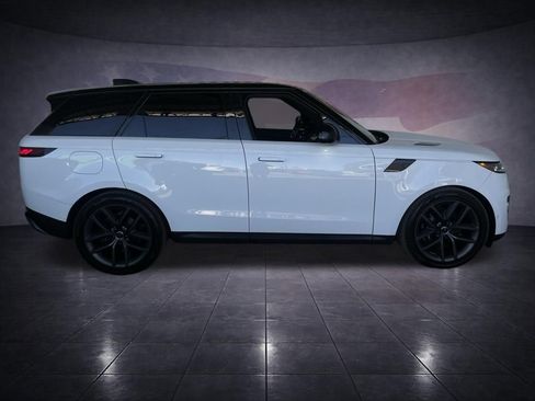 Used 2024 Land Rover Range Rover Sport SE image 6