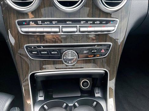 Used 2018 Mercedes-Benz C 300 4MATIC Sedan image 23