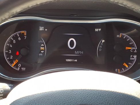 Used 2018 Jeep Grand Cherokee Laredo AWD/4WD image 19