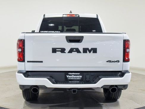 Used 2025 RAM 1500 Big Horn AWD/4WD image 9