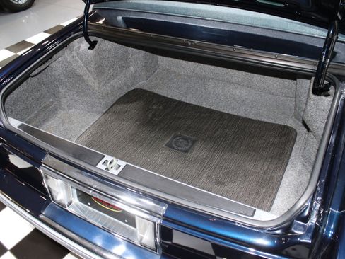 Used 1990 Cadillac Fleetwood Coupe image 5